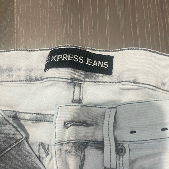 Women’s Express denim leggings mid rise. Good condition. Signs of use size 4 - Picture 3 of 6